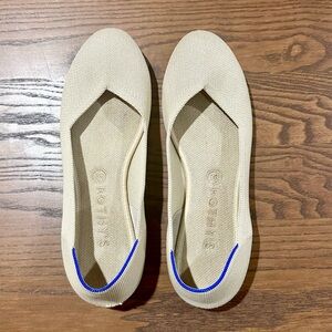 Rothy’s Signature Women’s Ballet Flat in Ecru in Size 10.5